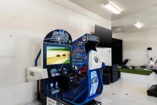 Entertainers Paradise ArcadeGolf SimuPickleballTheaterGymSwim-up Bar - Scottsdale - 7