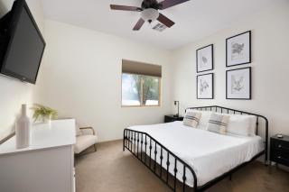 Entertainers Paradise ArcadeGolf SimuPickleballTheaterGymSwim-up Bar - 4