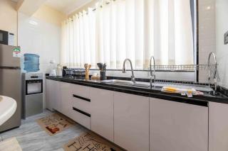 beautiful one bedroom apartment with swimming pool fully equipped gym ample parking space and a relaxing rooftop with breathtaking views - Nairobi - 2