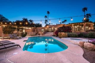 Grand Camelback views home with jacuzzi and pool. - Phoenix - 0