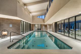 Indoor pool 2.5 acres gym with sauna At Hideaway Estate - Scottsdale - 7