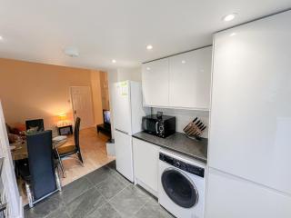 1-Bedroom flat with small garden & Paid Parking in Finsbury Park, Highbury - Londres - 2