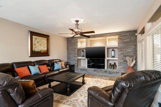 Pinnacle Perfection by Porter Heated Pool Spa w Outdoor Putting Green - 4