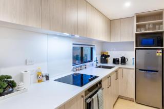 Upper floor studio 1 bed 1 bath with sofa bed - Christchurch - 6