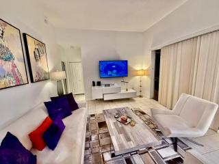 Grand Luxury 4BR Pool Home Near Disney Parks - 2