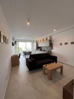 Bay Seafront Apartment - Marsaskala - 4