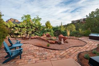 Brewer Road Private Hot Tub Stunning Red Rock Views Modern Southwestern Charm - 3