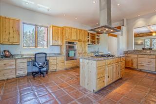 Majestic Sedona Stunner boasts Glorious Red Rock Mt. Views - Exquisite Decor - Oak Creek - 8