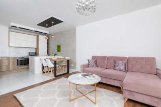 Cosy & Bright Apartment with Parking on the Cystersów Street by Noclegi Renters - Cracovia - 6