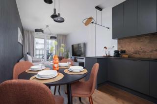 Modern & Luxurious Apartment with Balcony & Parking Cracow by Renters Prestige - Cracovia - 3