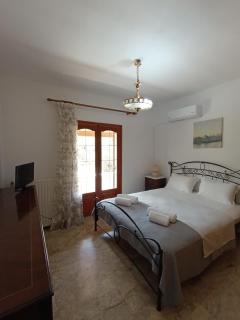 Sea and Field Retreat - Agios Georgios Pagon - 8