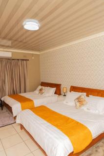 Kwena Cottage - Molepolole - 3
