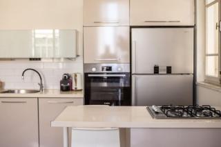 Bauhaus Artistic Haven in the Heart of Tel Aviv with Mamad by Sea N' Rent - 7