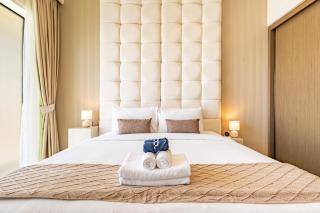 Luxury 1BR with Private Beach Access - 3