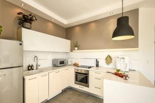 Charming 1 BR Apt w Sliding Window in Tel Aviv and Shelter by Sea N' Rent - Tel Aviv - 7