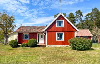 2 Bedroom Lovely Home In Löttorp - Löttorp - 2