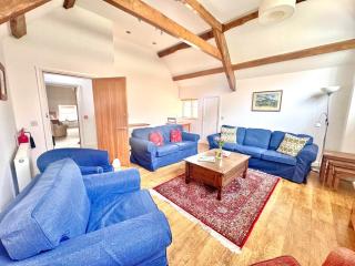 4 Bed in Abergavenny 90003 - Gilwern - 3