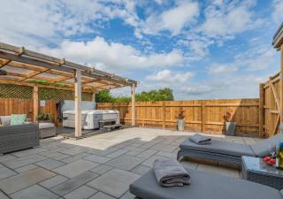 Bluebell Farm - The Cabin - Shurdington - 9