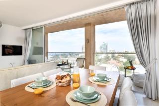 Modern Gem with Stunning Balcony by Sea N' Rent - Herzelia - 4