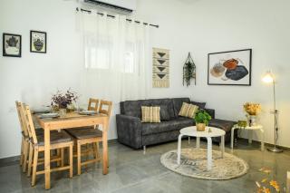 Charming 2 BR in the Heart of Haifa by Sea N Rent - Haifa - 4