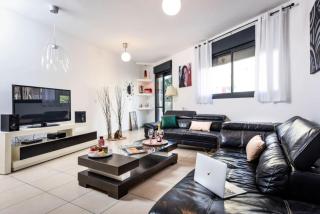 Stunning 2BR Apt w Balcony in City Center with Mamad by Sea N' Rent - Tel Aviv - 0