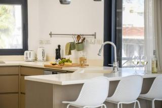 Chic 3BR Apt w Balcony & Parking by Tel Aviv Port by Sea N' Rent - Tel Aviv - 6