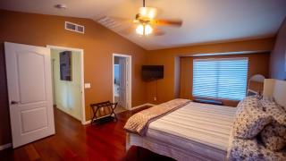 Full house w/ private heated pool and pizza oven! - Phoenix - 1