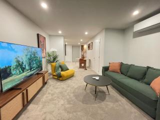 LUX NEW CBD Retreat - 2Bed2Bath With Parking! - Christchurch - 0