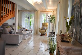 Ferienhaus Ostseecharme mit Sauna u Garten - Heiligenhafen - 4