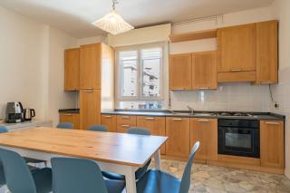 Spacious Apartment with Panoramic Views in Lecco - 1