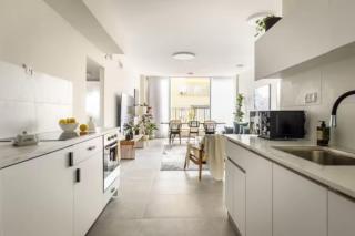 Spacious & Bright 3BR Apt Near the Beach & Port with Shelter by Sea N' Rent - Tel Aviv - 4
