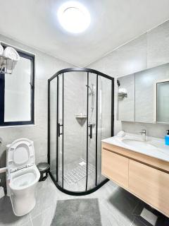 metro living retreat three bedroom apartment with swimming pool, fully equipped gym, ample parking space, and proximity to major shopping malls - Nairobi - 7