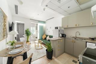 Bright Studio in Dubai Gate 2 - 6