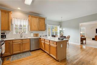 Spacious 4BR Getaway Near Atl - Douglasville - 1