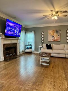 Spacious 4BR Getaway Near Atl - Douglasville - 6