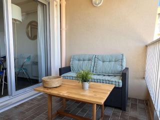 HYECAU Studio pour 4 personnes avec vue mer sur le port d'Hyères - Hyères - 9