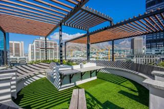 Upmarket and Stylish Apartment With Rooftop Pool. - Cape Town - 3