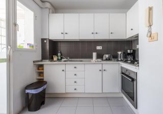 5 Chaparil Beach, Flat 3 with Sea Views - Nerja - 2