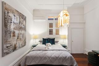 Historic Art Deco Home Near Cafes - 6