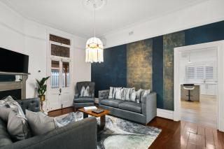 Historic Art Deco Home Near Cafes - 9