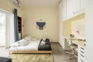 Eclectic Dreams Rabin Square Apt with Shelter by Sea N' Rent - Tel Aviv - 8