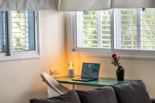 Eclectic Dreams Rabin Square Apt with Shelter by Sea N' Rent - Tel Aviv - 2