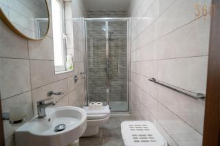 Spacious 4BR,4BATH with AC, Balcony, WIFI & Terrace by 360 Estates - Gwardamanġa - 4