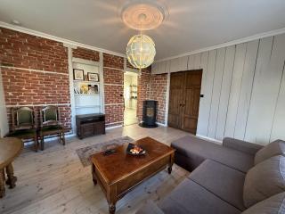 Historic Vibes,Modern Comfort,PV Yard,Walk to City - Stavanger - 0