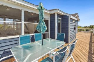 1009 Lands End2 DogsFoosballFireplaceTennis - Corolla - 4