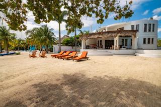 Rising Moon Villa - 3-Bedroom Beachfront w Pool - Maya Beach - 9