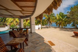 Rising Moon Villa - 3-Bedroom Beachfront w Pool - Maya Beach - 0