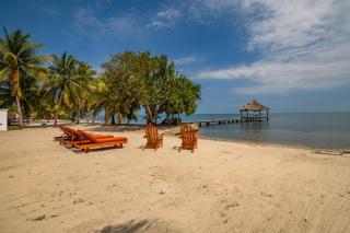 Rising Moon Villa - 3-Bedroom Beachfront w Pool - Maya Beach - 7