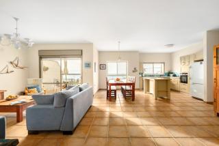 Nahariya Beachside Comfort Stay by Sea N Rent - Nahariyya - 6