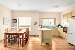 Nahariya Beachside Comfort Stay by Sea N Rent - Nahariyya - 1